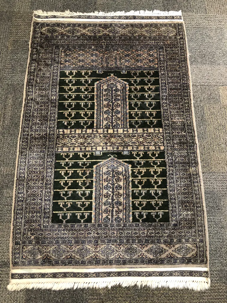 Persian Prayer Rug Image 1++