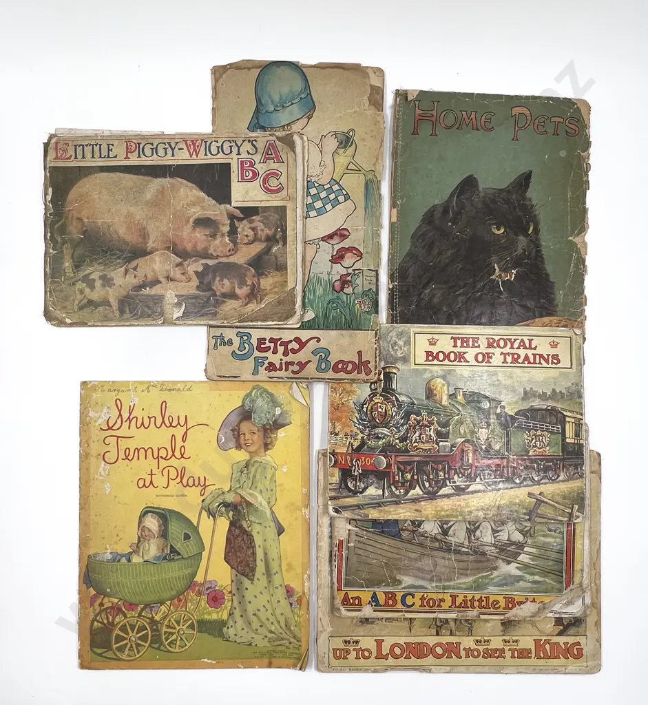 Eight Assorted Vintage Children's Picture Books (a/f) Image 1++