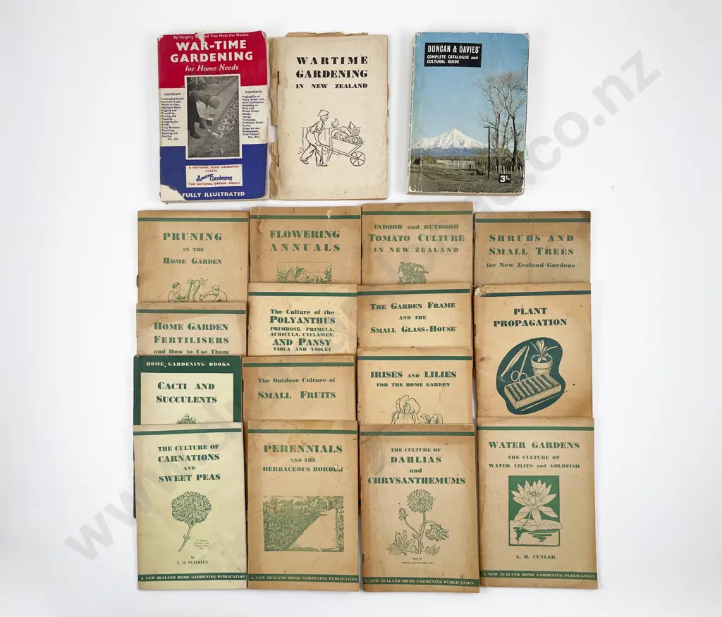 Assorted Vintage NZ Gardening Pamphlets & Books Image 1++