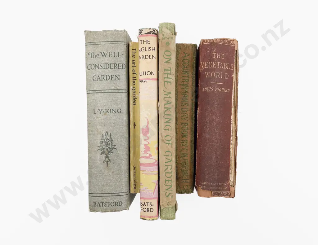 Four Assorted Vintage Gardening Books Image 1++