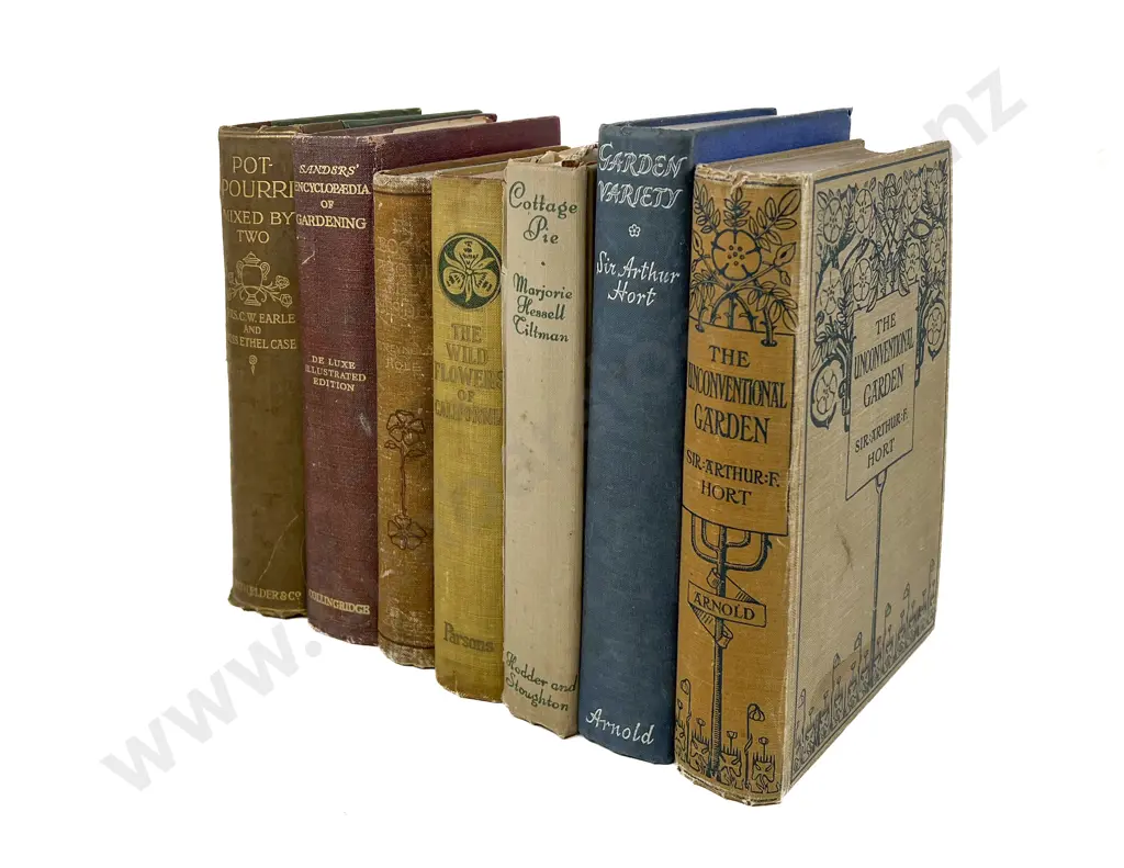 Box of Seven Vintage Gardening Books Image 1++