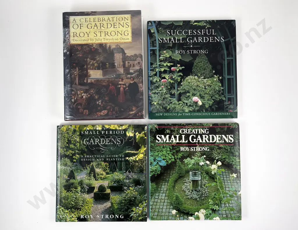 Four Gardening Volumes by Sir Roy Strong Image 1++