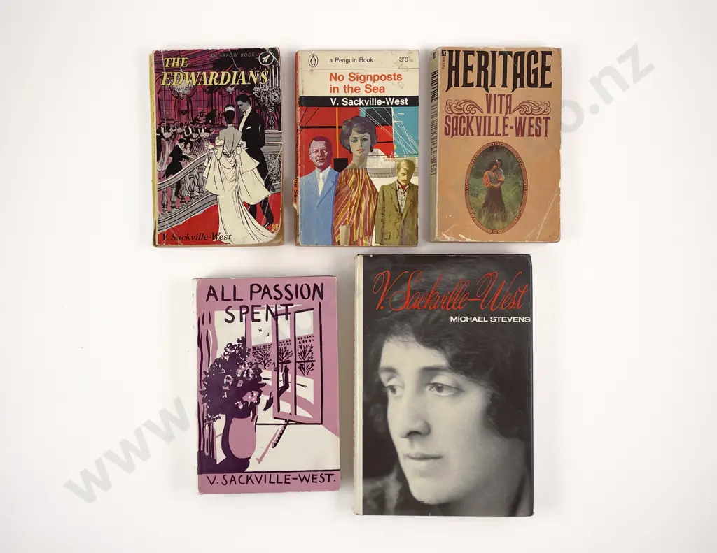 Four Paperback Novels By Vita Sackville-West & Other Image 1++