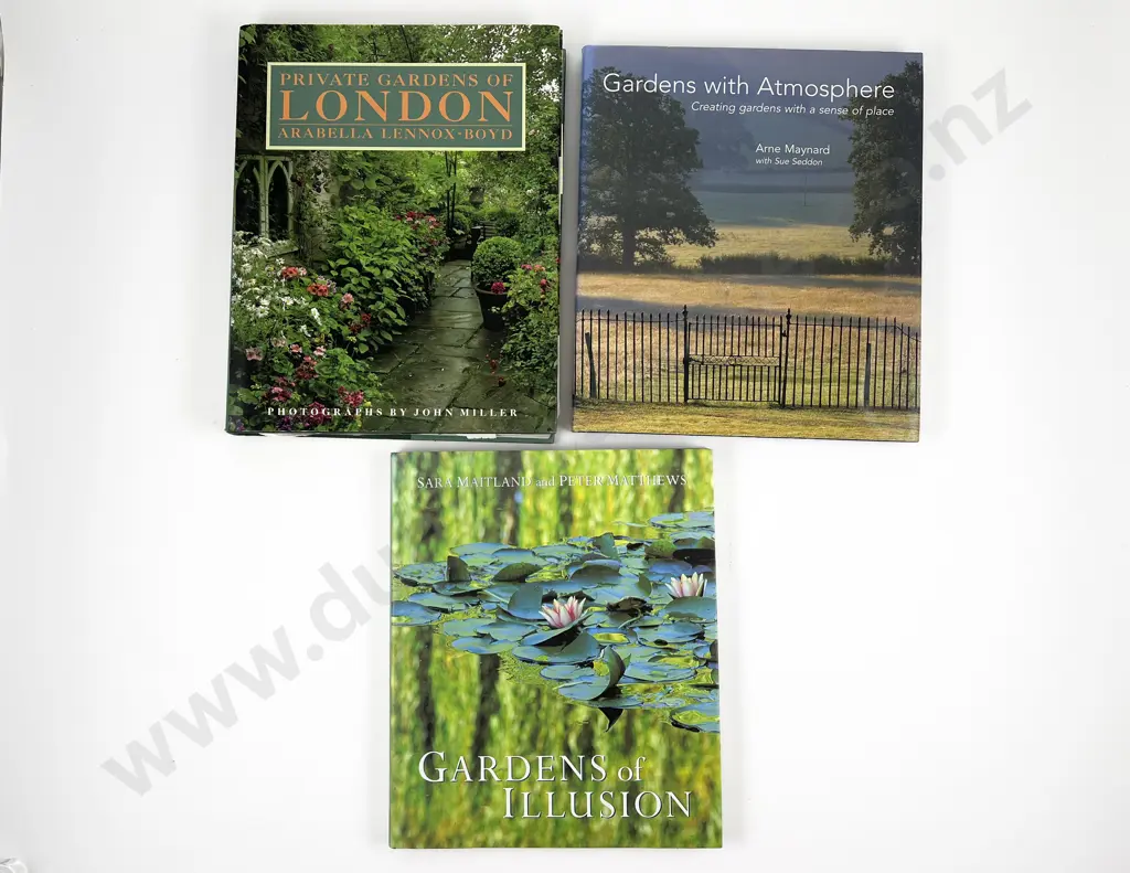 Gardens With Atmosphere by Arne Maynard & Two Others Image 1++
