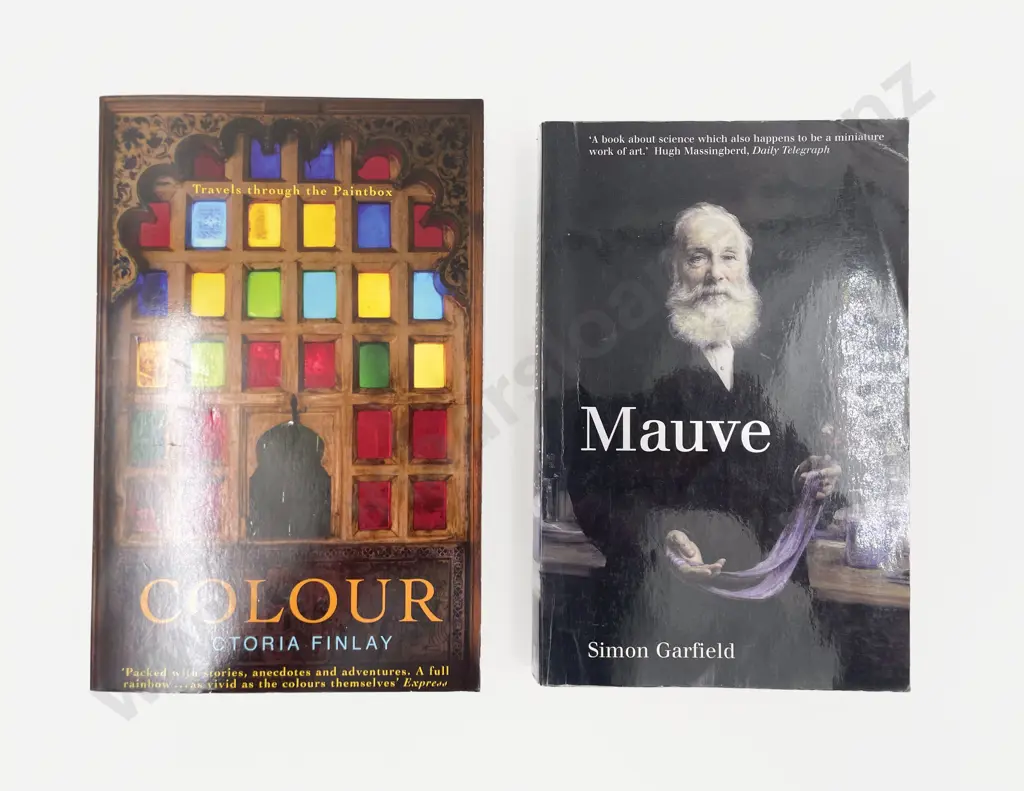 Mauve by Simon Garfield & Colour by Victoria Finlay Image 1++