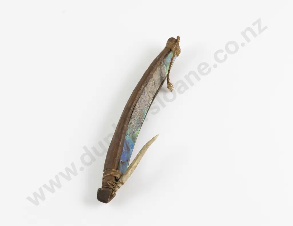A Large 19th Century Pa Kahawai (Trolling Lure) Image 1++