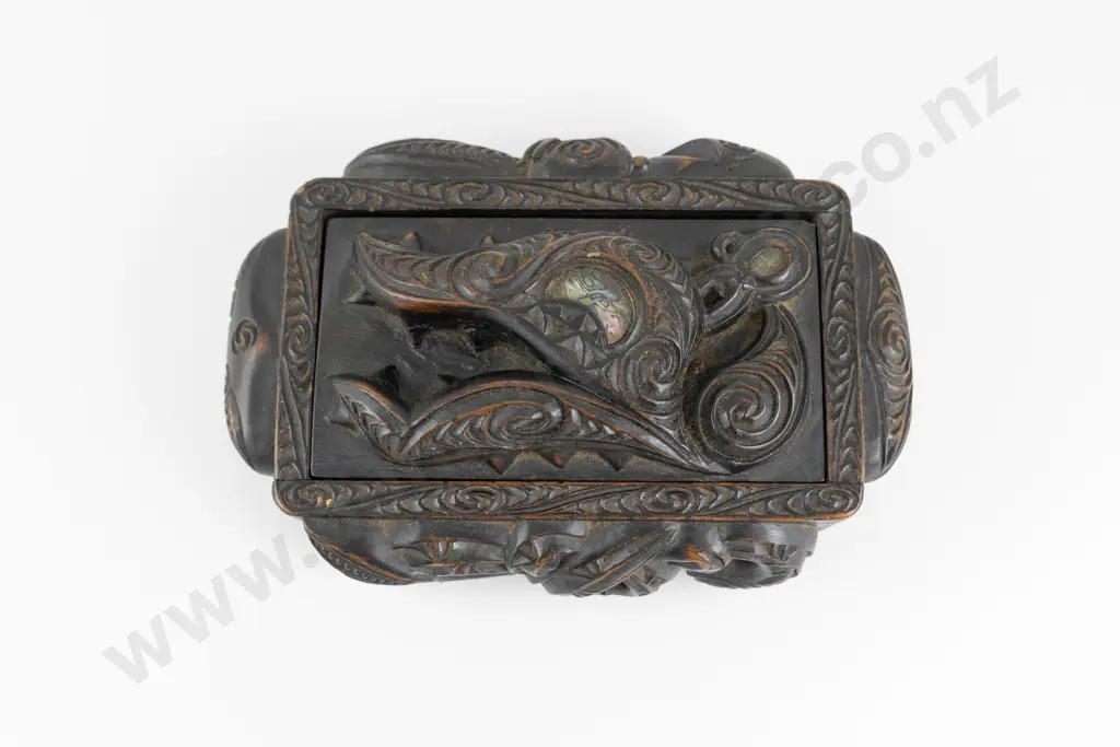 An early 20th Century Cigarette Box Carved By Thomas Aubrey Chappé Hall Image 1++