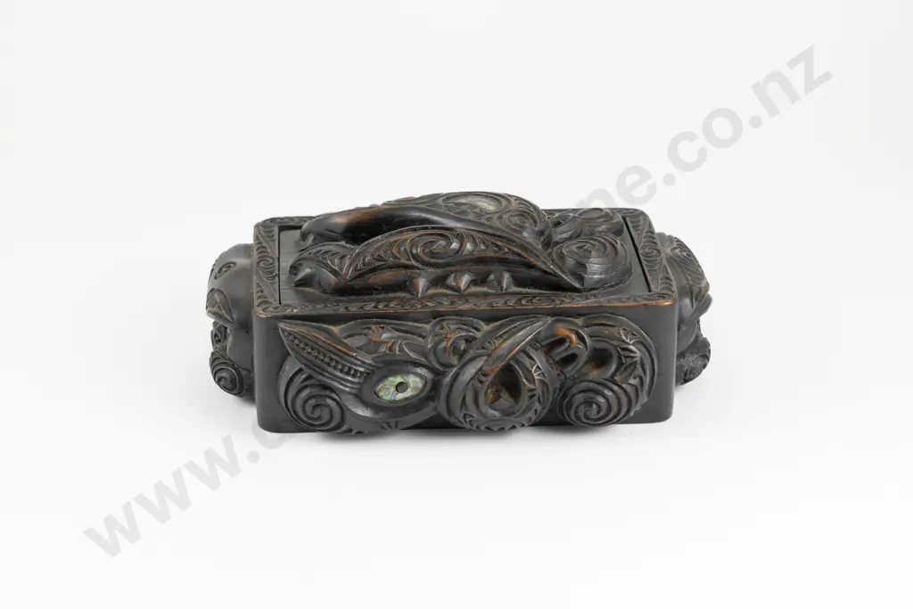 An early 20th Century Cigarette Box Carved By Thomas Aubrey Chappé Hall Image 1++