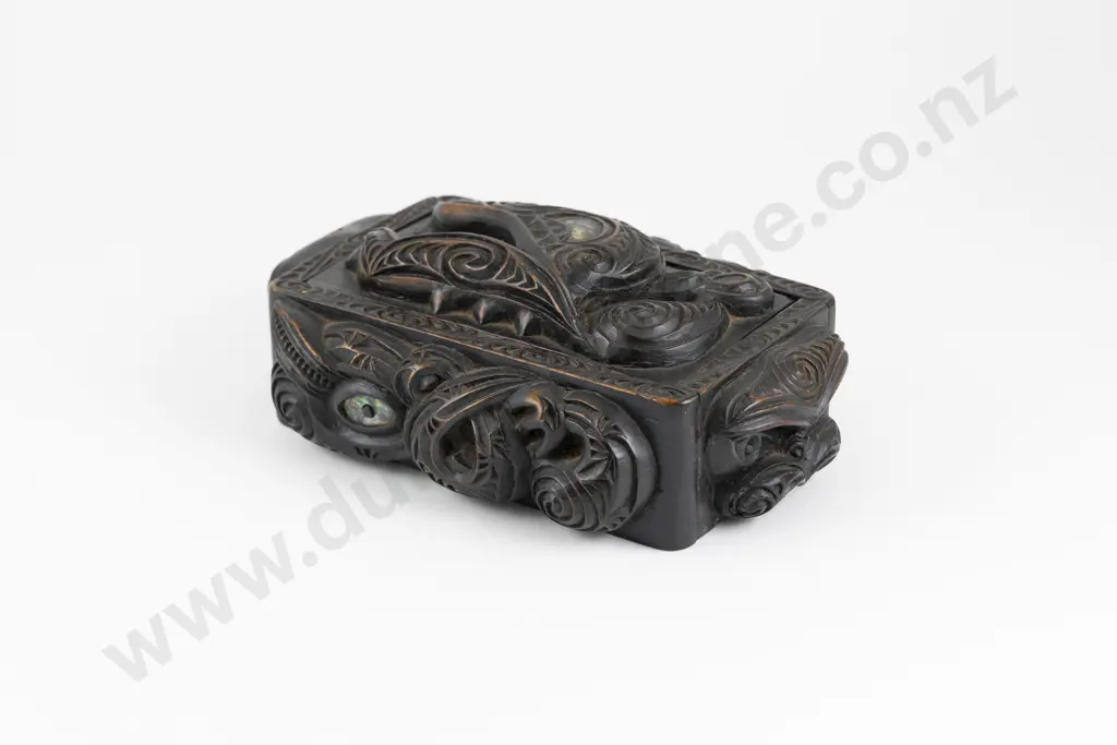 An early 20th Century Cigarette Box Carved By Thomas Aubrey Chappé Hall Image 1++