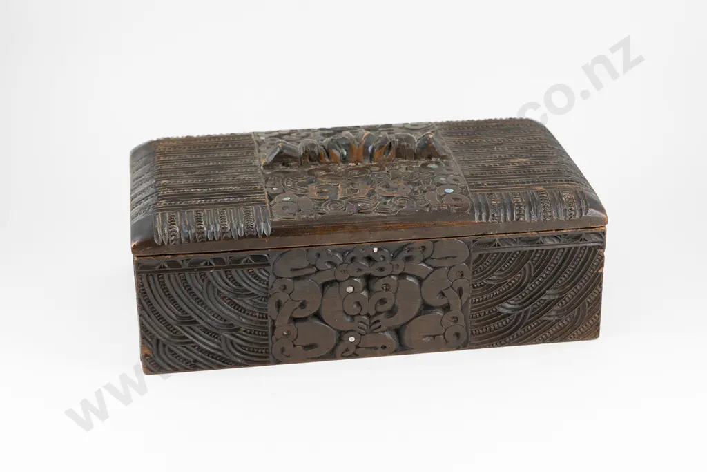 Large Antique Carved Lidded Maori Box Image 1++