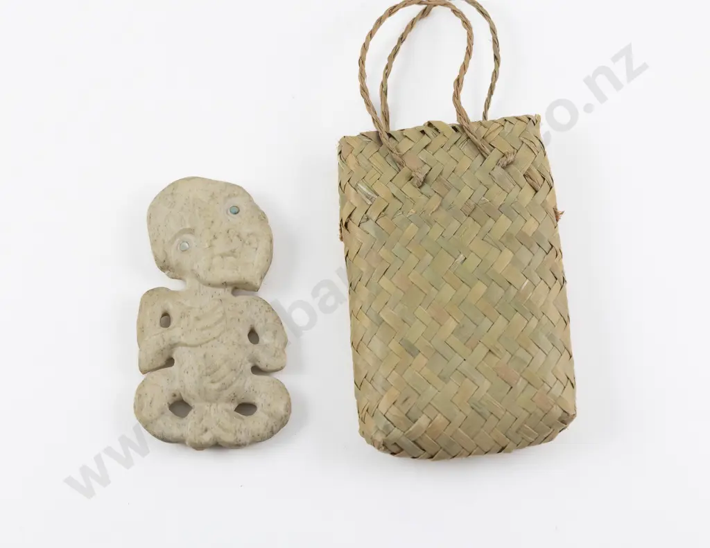 A Contemporary Whalebone Hei Tiki Image 1++