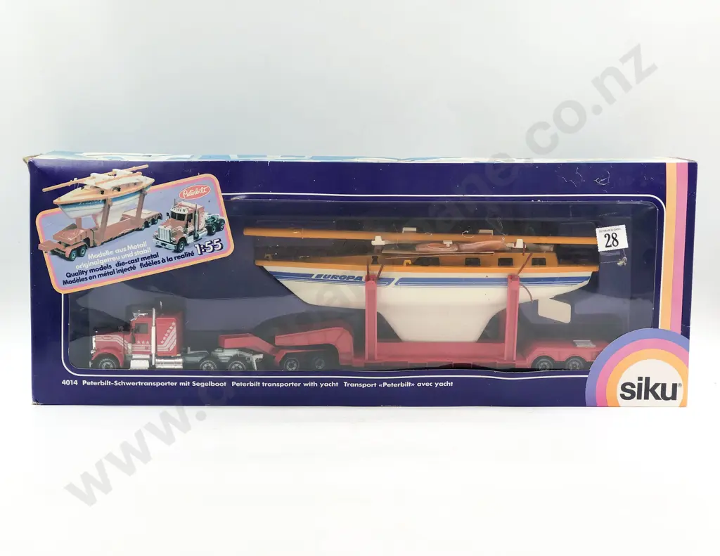 Siku Boxed 4014 Peterbilt Transporter with Yacht Image 1++