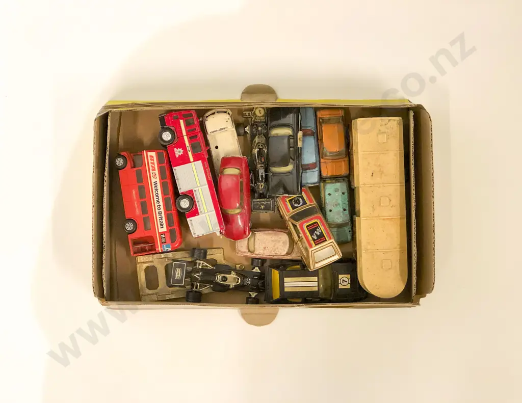 Qty Corgi Models Image 1++