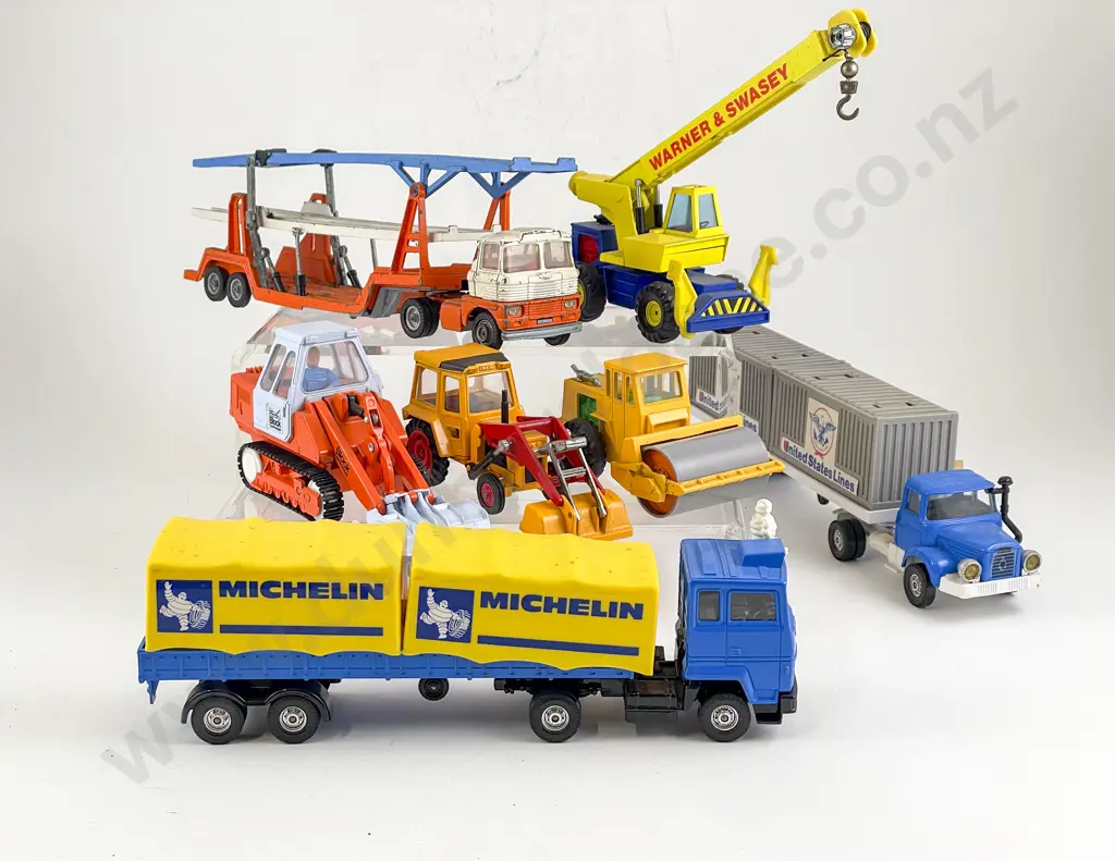 Qty Corgi Models Image 1++