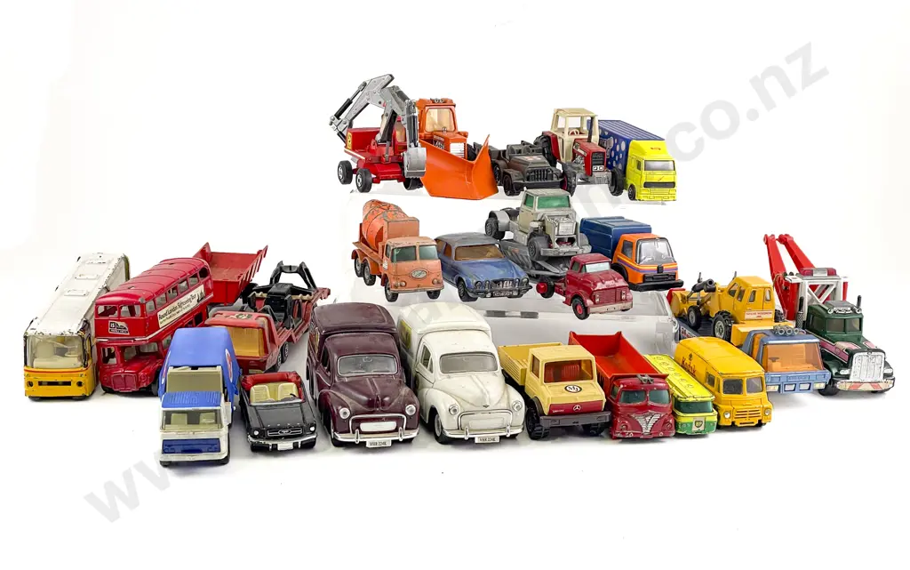 Qty Mixed Manufacture Unboxed Models Image 1++