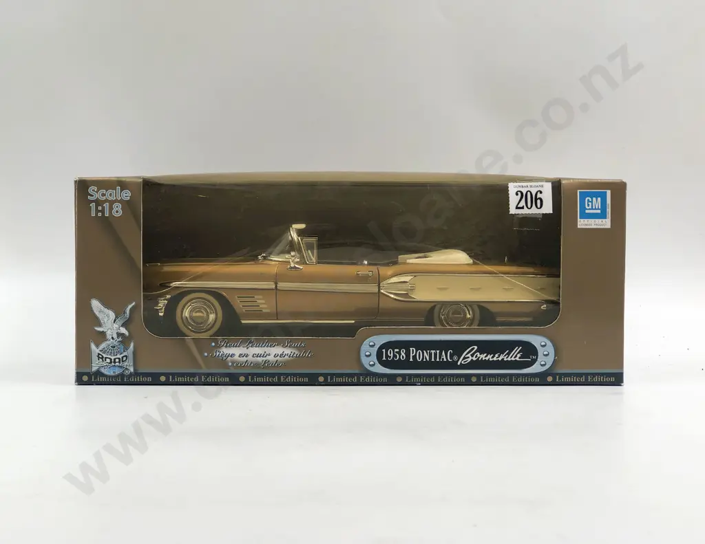 Road Signature Boxed 1:18 1958 Pontiac Bonneville Image 1++