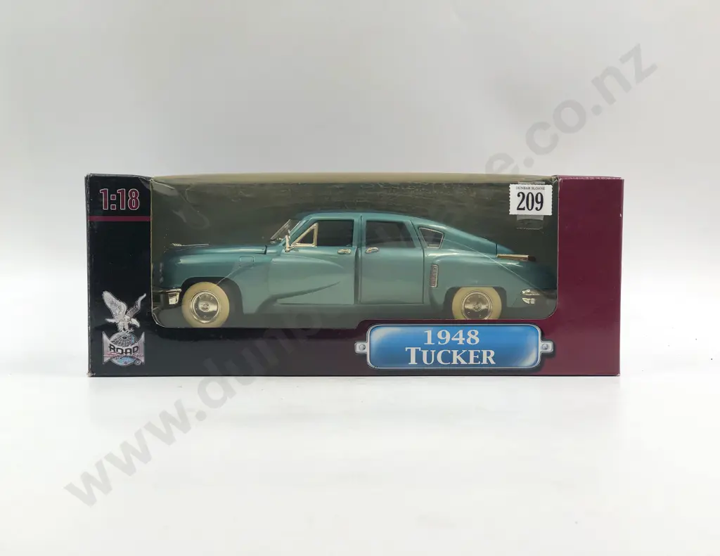 Road Signature Boxed 1:18 1948 Tucker Image 1++