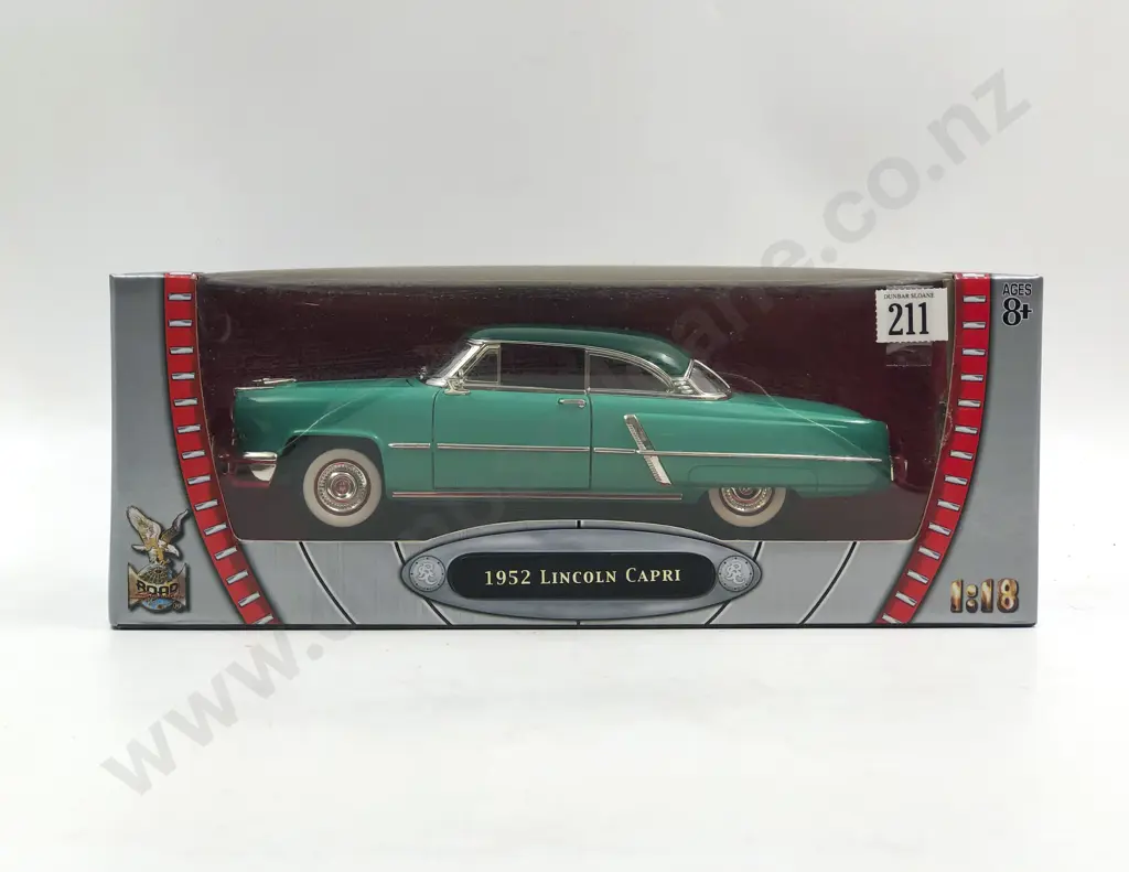 Road Signature Boxed 1:18 1952 Lincoln Capri Image 1++