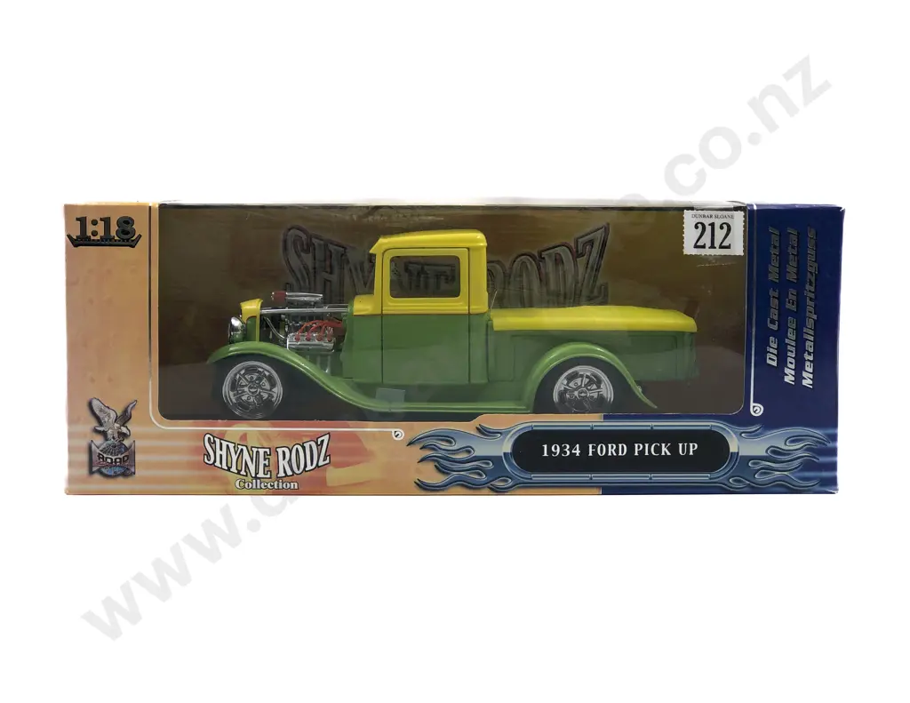 Road Signature Boxed Shyne Rodz 1:18 1934 Ford Pick Up Image 1++
