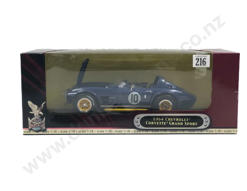 Road Signature Boxed 1:18 1964 Chevrolet Corvette Grand Sport Image 1++