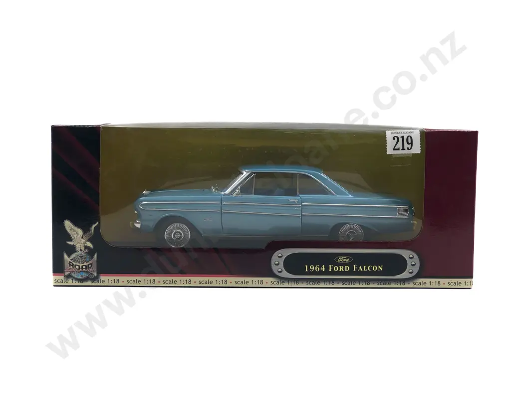 Road Signature Boxed 1:18 1966 Ford Falcon Image 1++