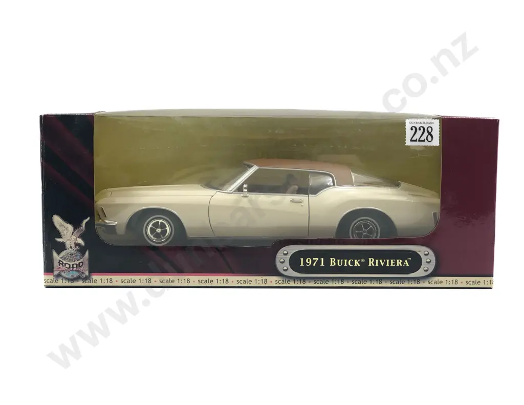Road Signature Boxed 1:18 1971 Buick Riviera Image 1++