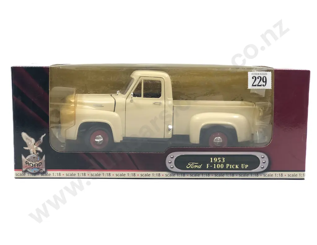 Road Signature Boxed 1:18 1953 Ford F-100 Pick Up Image 1++