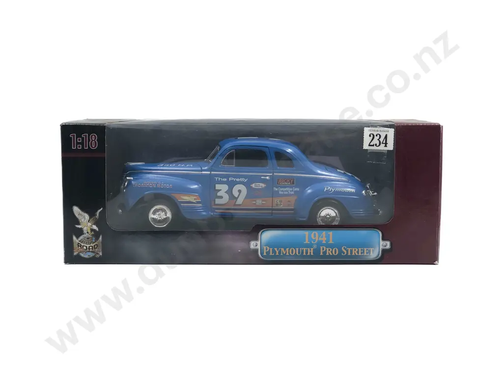 Road Signature Boxed 1:18 1941 Plymouth Pro Street Image 1++