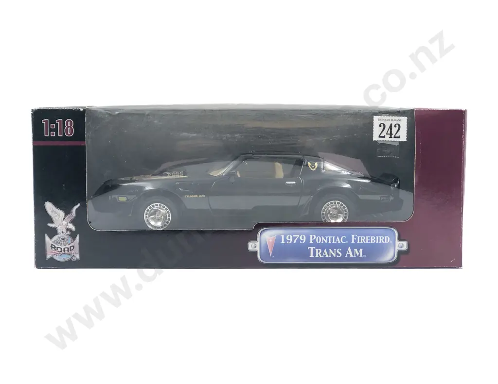 Road Signature Boxed 1:18 1979 Pontiac Firebird Trans Am Image 1++