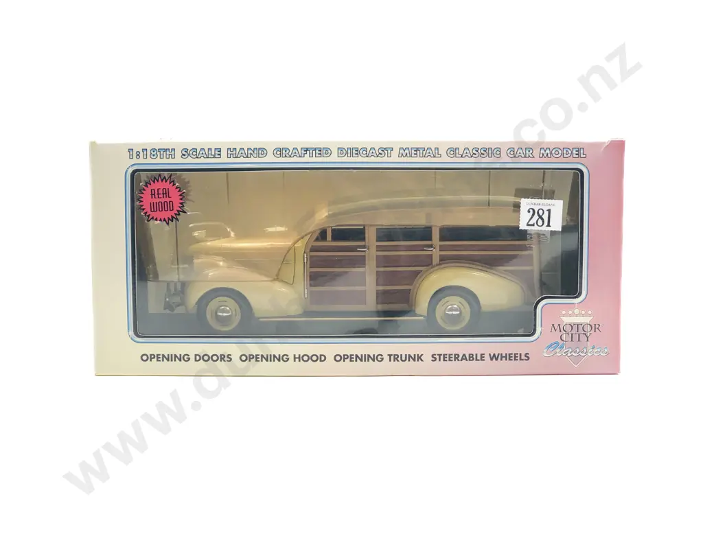 Motor City Boxed 1:18 1939 Chevy Woody Wagon Image 1++