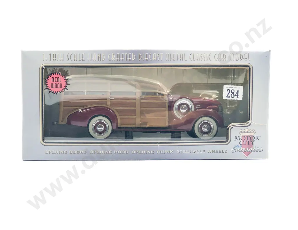 Motor City Boxed 1:18 1939 Chevy Master Deluxe Woody Wagon Trailer Image 1++