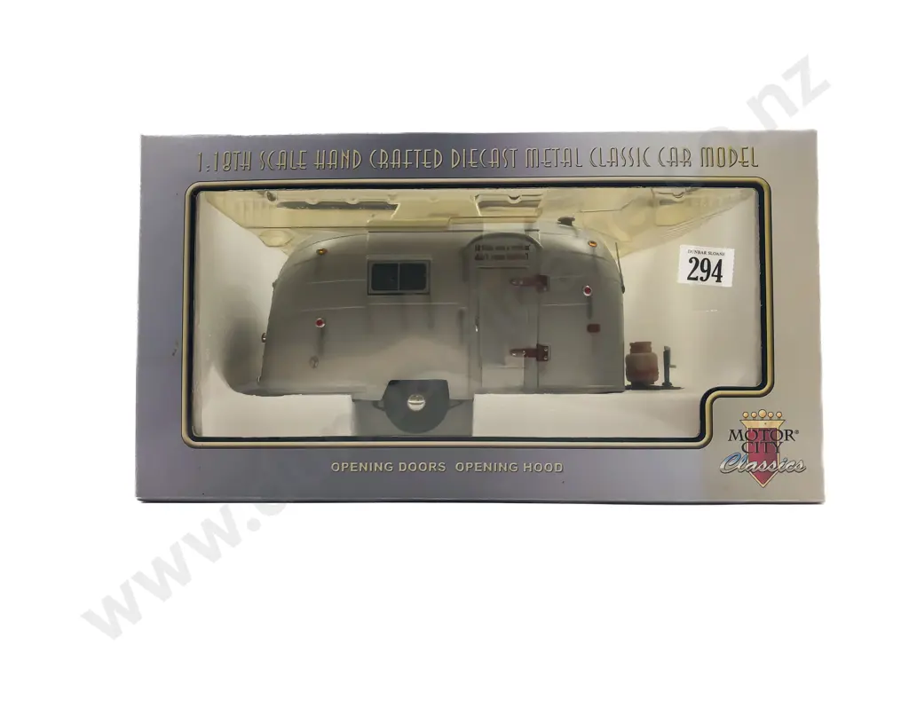 Motor City Boxed 1:18 Weathered Airstream Image 1++