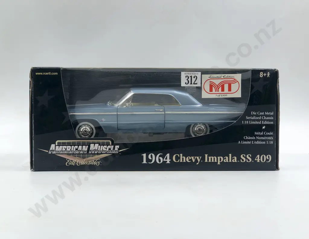 Ertl American Muscle Boxed 1:18 1964 Chevy Impala SS 409 Image 1++