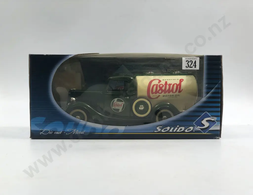 Solido Boxed 1:18 Wakefield Castrol Motor Oil Tanker Image 1++
