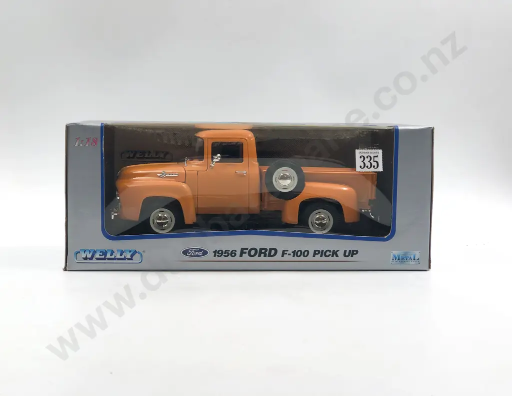 Welly Boxed 1:18 1956 Ford F-100 Pick Up Image 1++