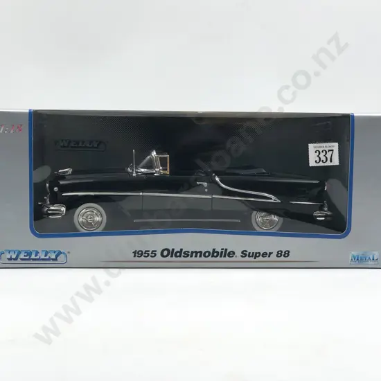 Welly Boxed 1:18 1955 Oldsmobile Super 88