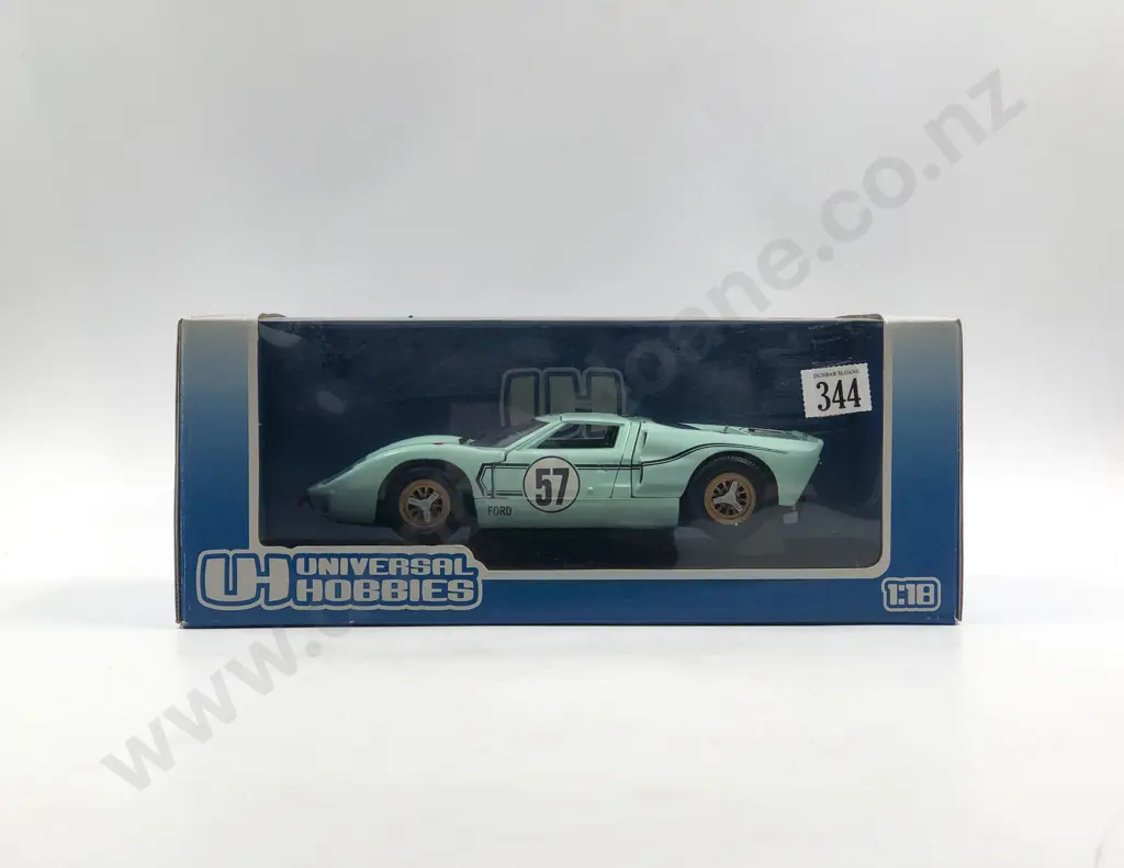 Universal Hobbies Boxed 1:18 Ford GT 40  MK II No.57 - 24H Le Mans 1967 Image 1++