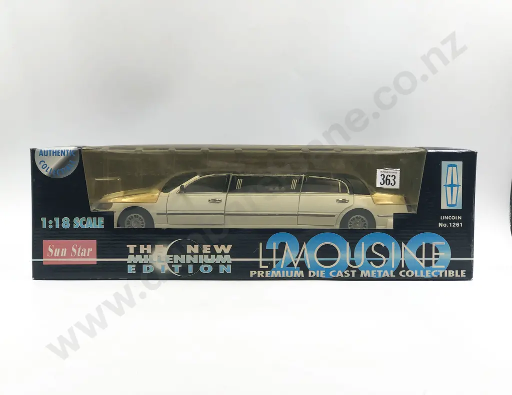 Sun Star Boxed 1:18 New Millennium Edition 2000 Limousine Image 1++