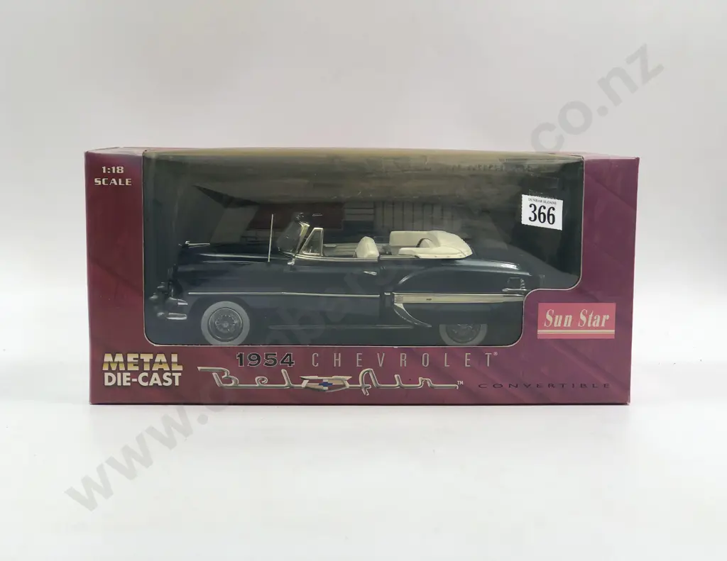 Sun Star Boxed 1:18 1954 Chevrolet Bel Air Convertible Image 1++