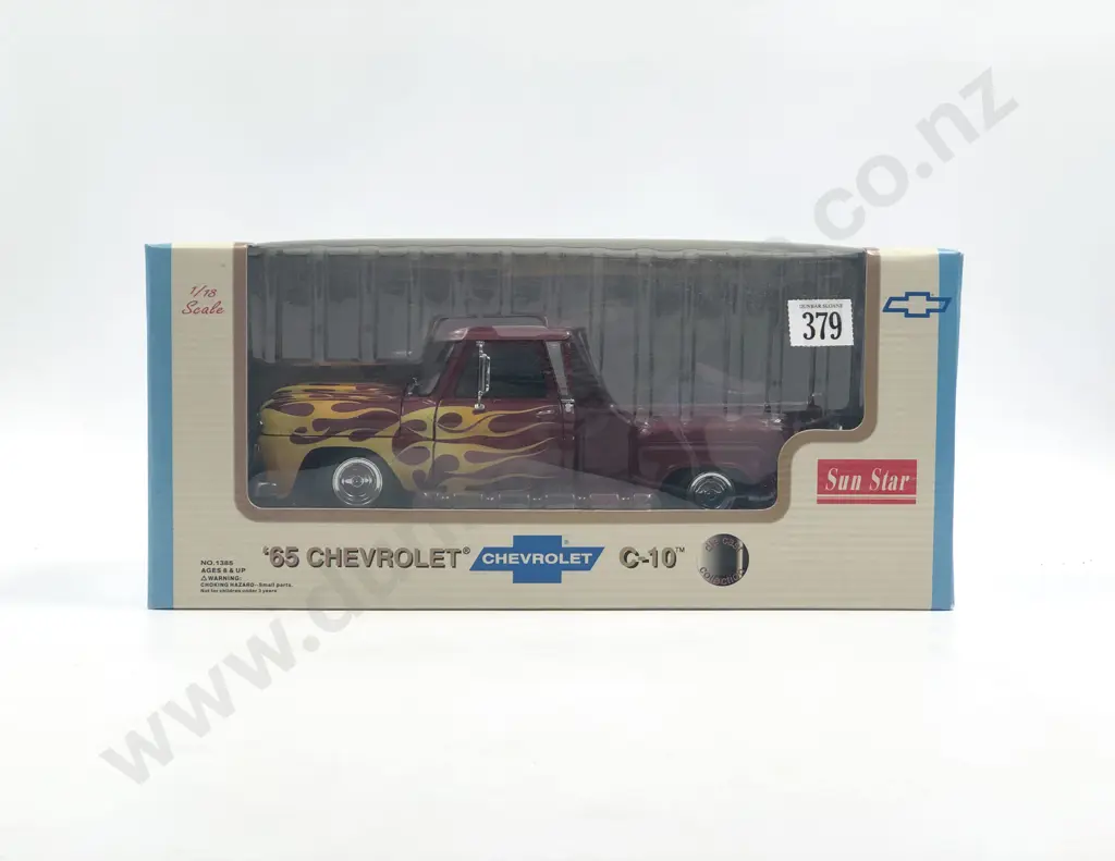 Sun Star Boxed 1:18 Classic Models 1965 Chevrolet C-10 Image 1++