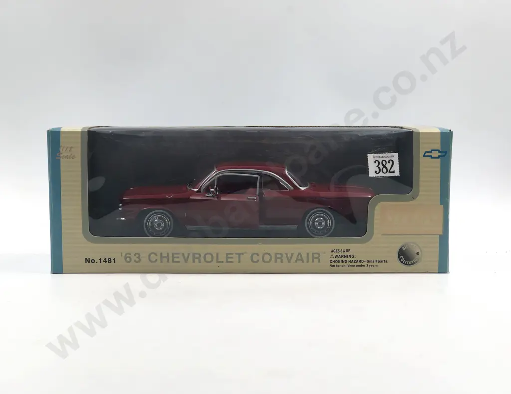 Sun Star Boxed 1:18 Classic Models 1963 Chevrolet Corvair Image 1++