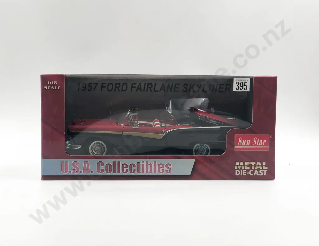 Sun Star Boxed 1:18 1957 Ford Fairline Skyliner Image 1++