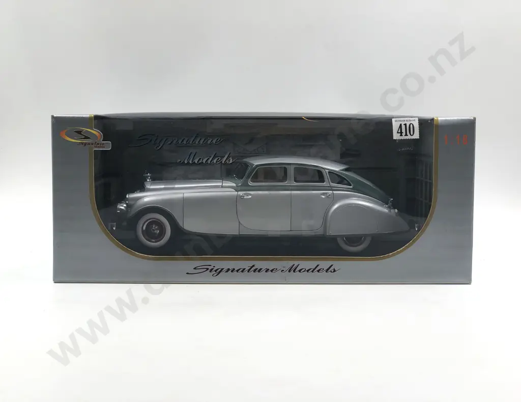 Signature Models Boxed 1:18 1933 Pierce-Arrow Image 1++