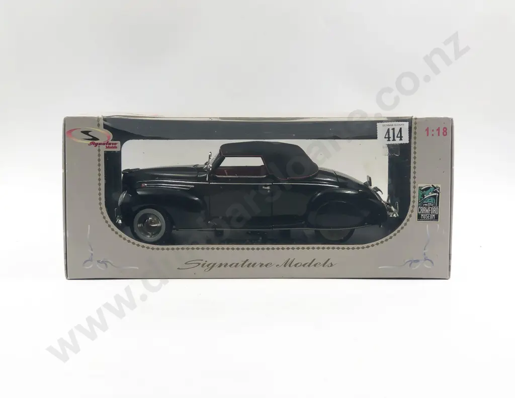 Signature Models Boxed 1:18 1939 Lincoln Zephyr Image 1++