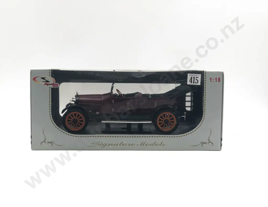 Signature Models Boxed 1:18 1917 Reo Touring Image 1++