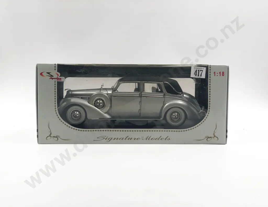 Signature Models Boxed 1:18 1937 Lincoln Touring Cabriolet Image 1++