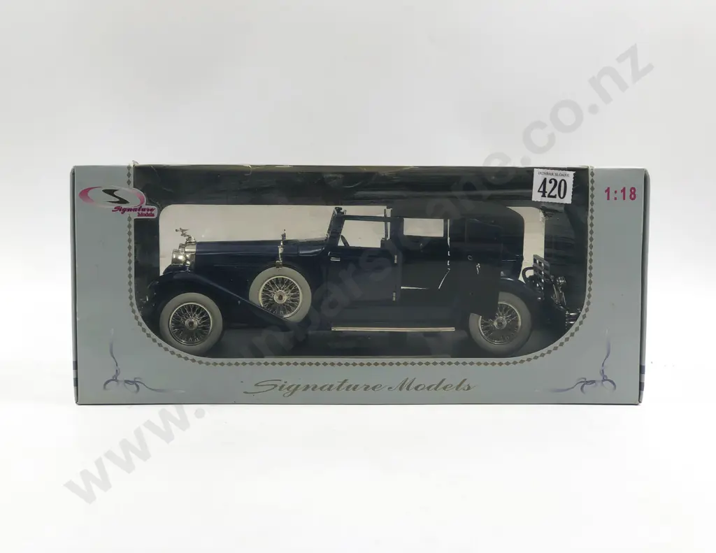 Signature Models Boxed 1:18 1930 Packard LeBaron Image 1++
