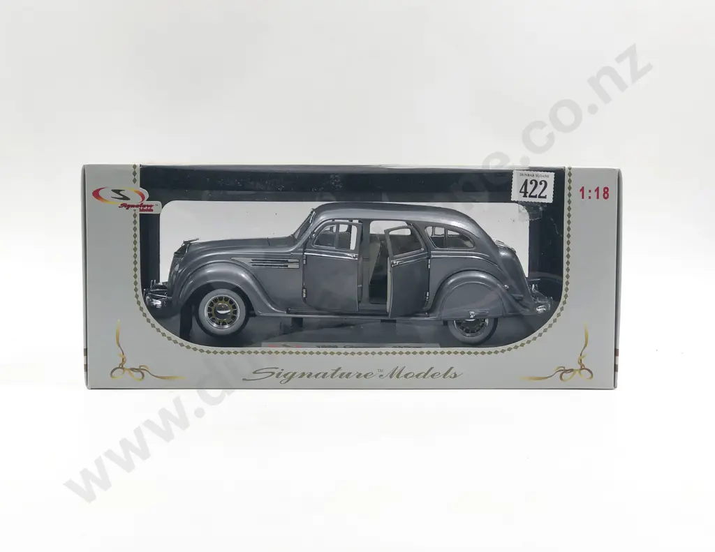 Signature Models Boxed 1:18 1936 Chrysler Airflow Image 1++