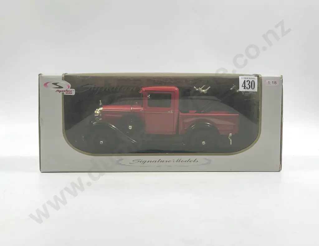 Signature Models Boxed 1:18 1931 Ford Model A Two Truck Image 1++