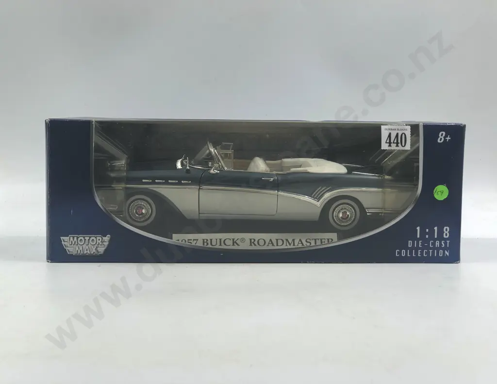 Motor Max Boxed 1:18 1957 Buick Roadmaster Image 1++